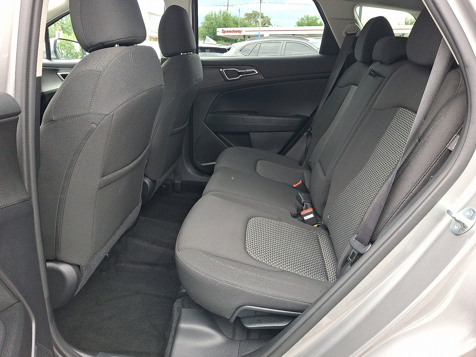 Used 2024 Kia Sportage LX AWD/4WD image 12