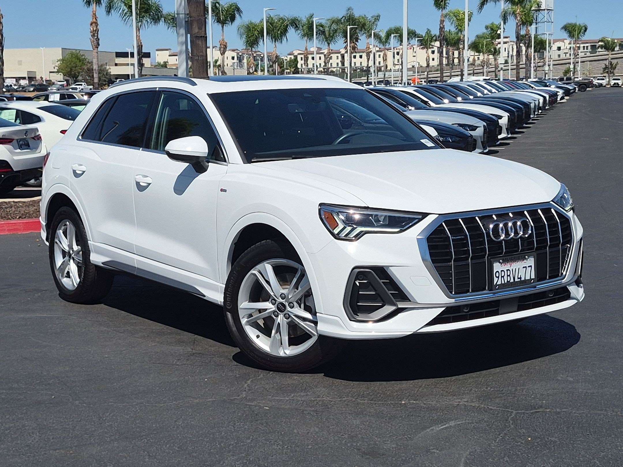 Used 2024 Audi Q3 2.0T Premium Plus w/ Premium Plus Package AWD/4WD image 2