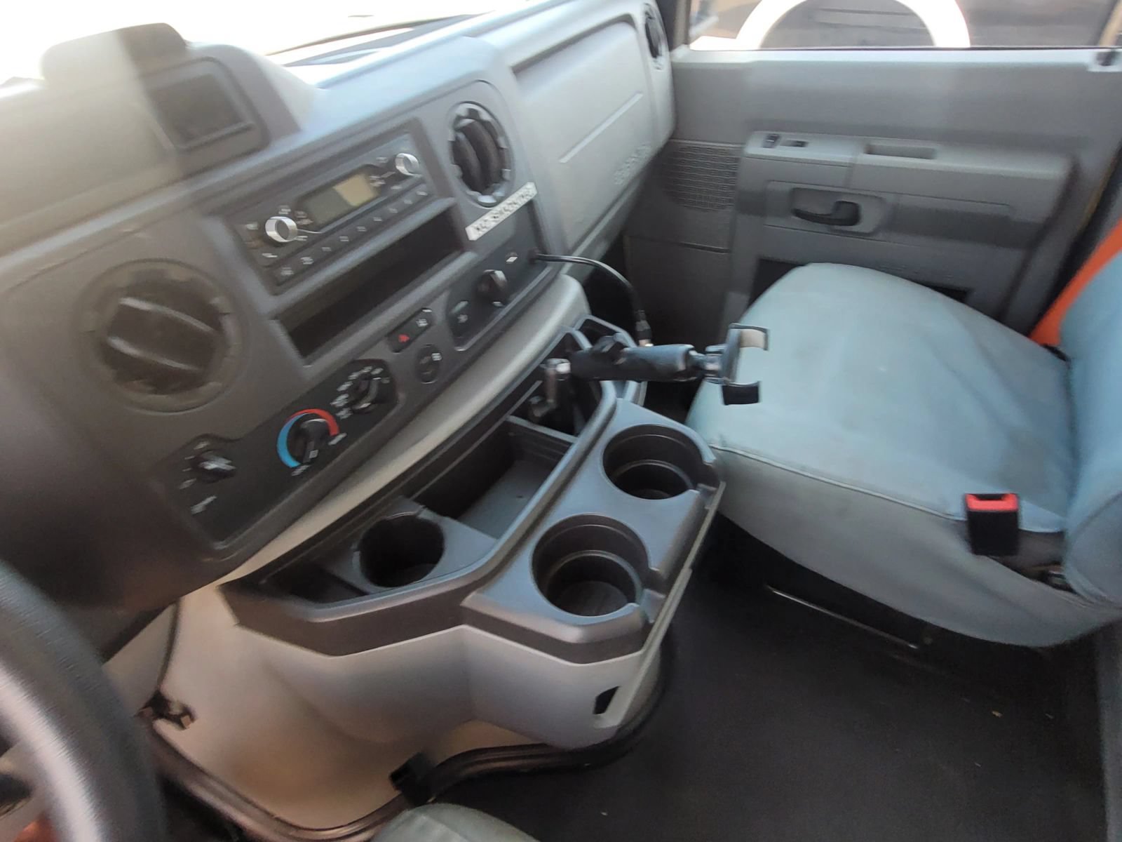 Used 2021 Ford E-450 and Econoline 450 Super Duty RWD image 29
