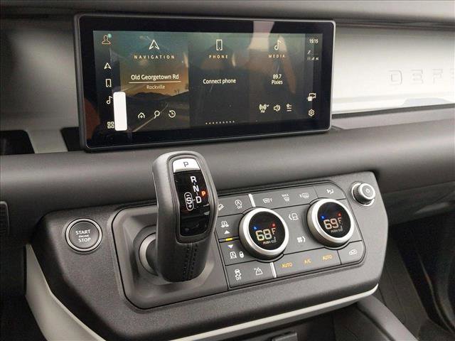 New 2024 Land Rover Defender 110 SE image 12
