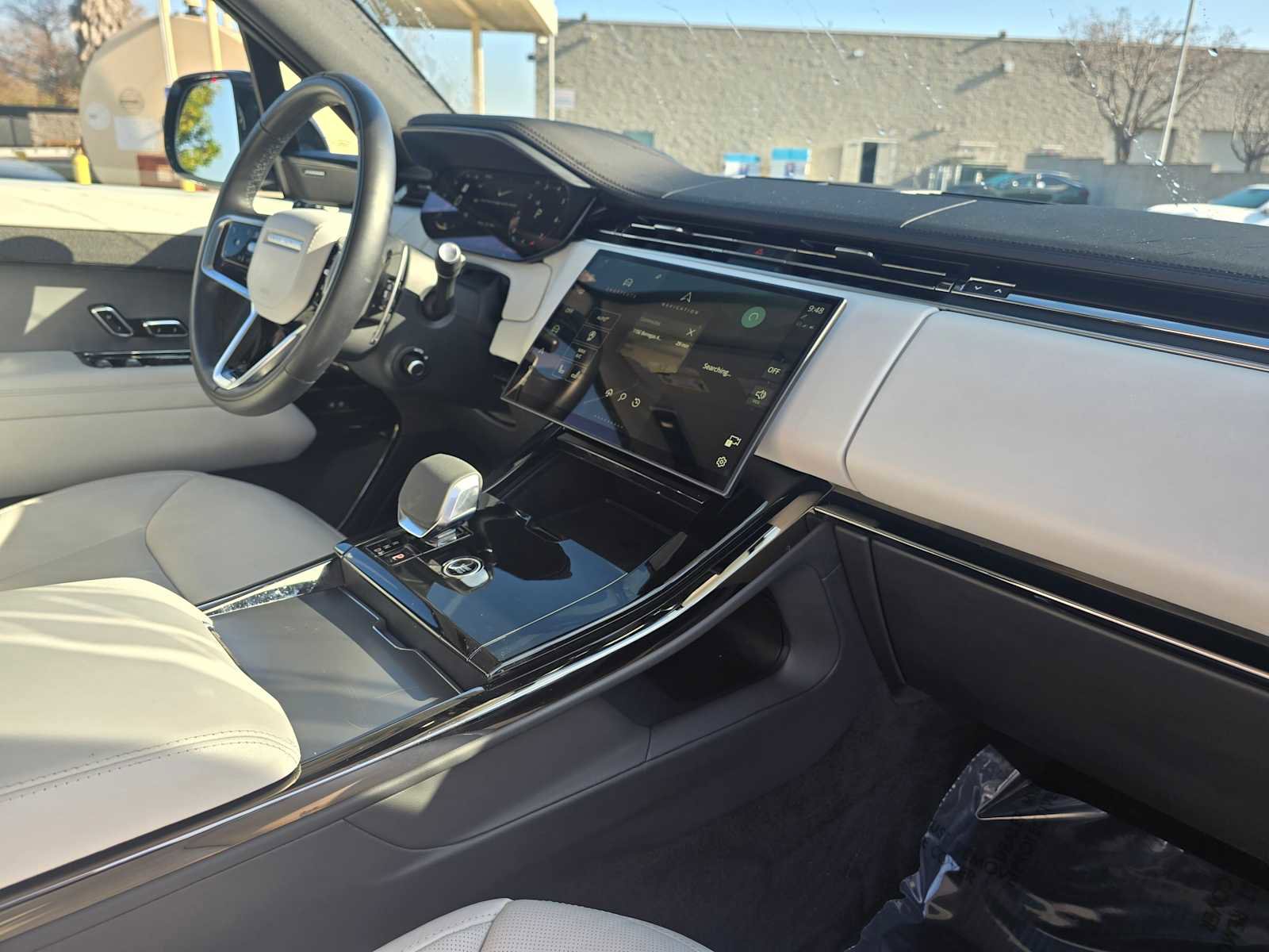 Used 2024 Land Rover Range Rover Sport SE image 12