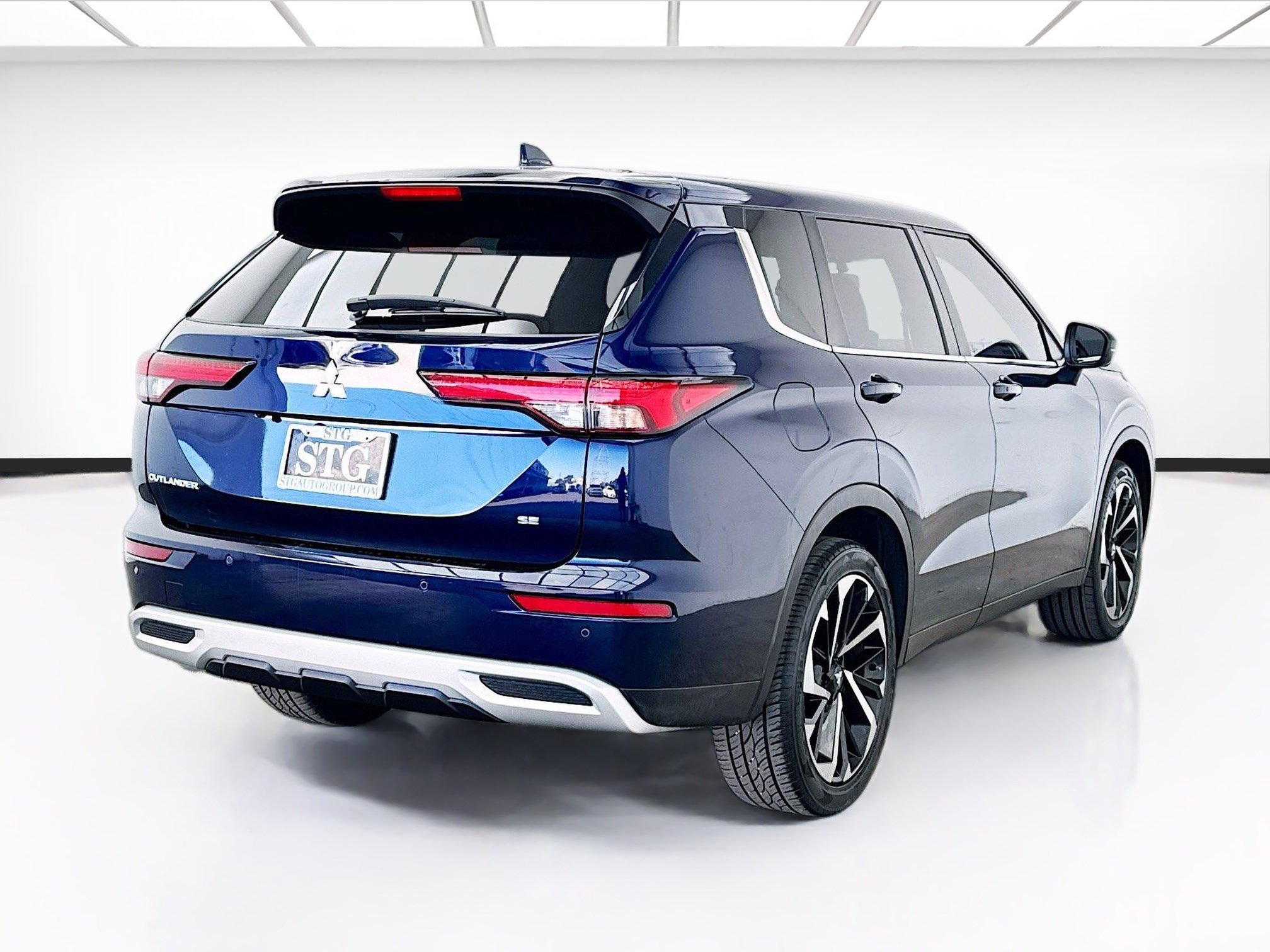 Used 2024 Mitsubishi Outlander SE image 4