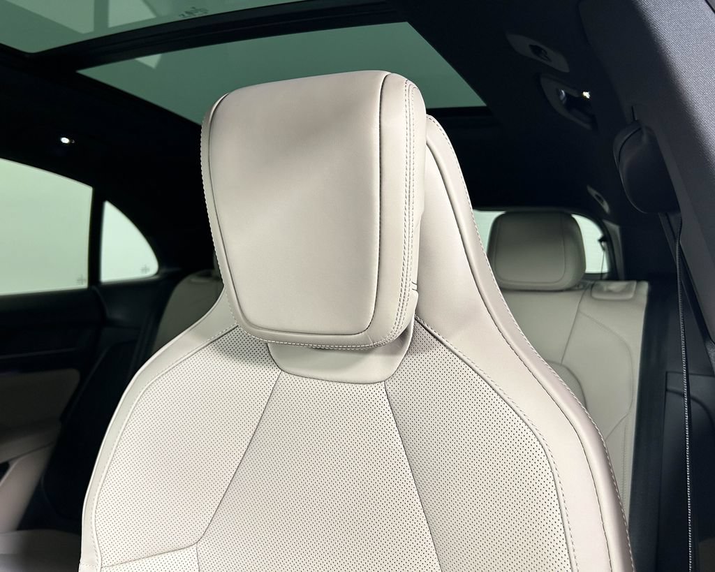 New 2026 Porsche Macan 4 Electric AWD/4WD image 16