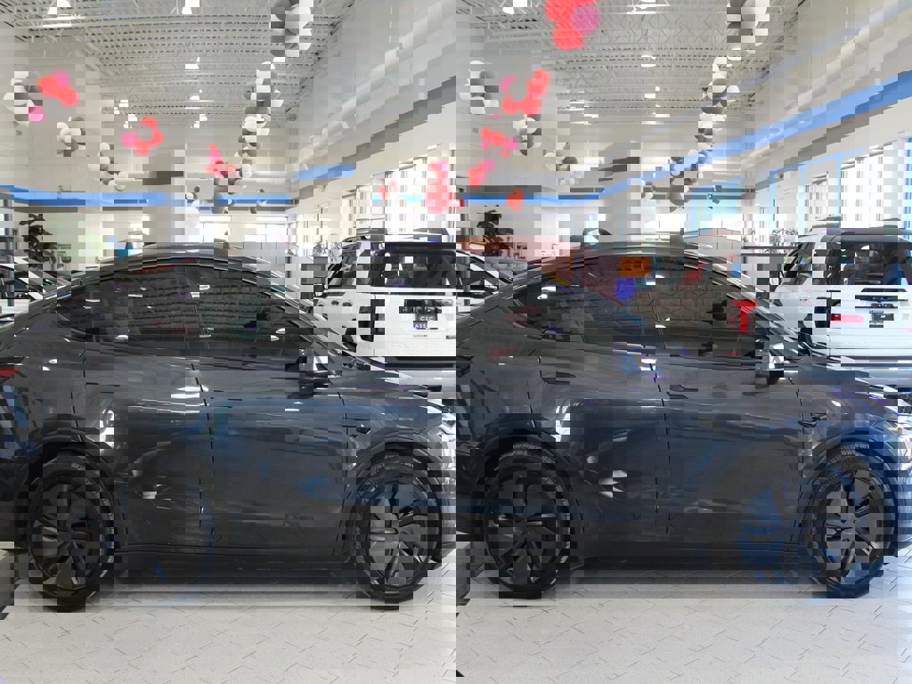 Used 2026 Tesla Model Y Long Range image 4