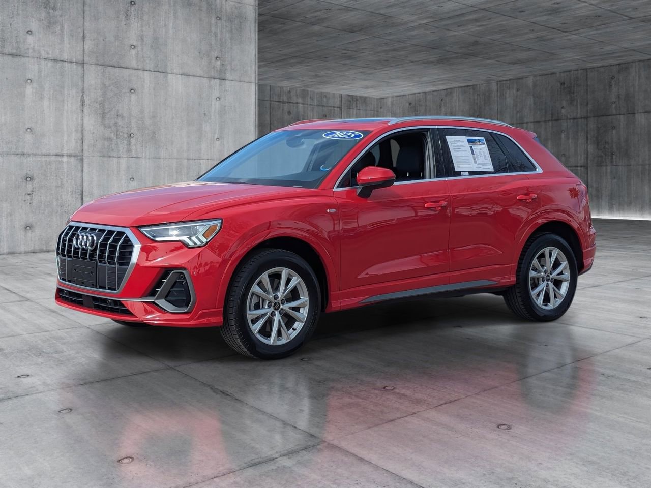 Used 2025 Audi Q3 2.0T Premium image 2