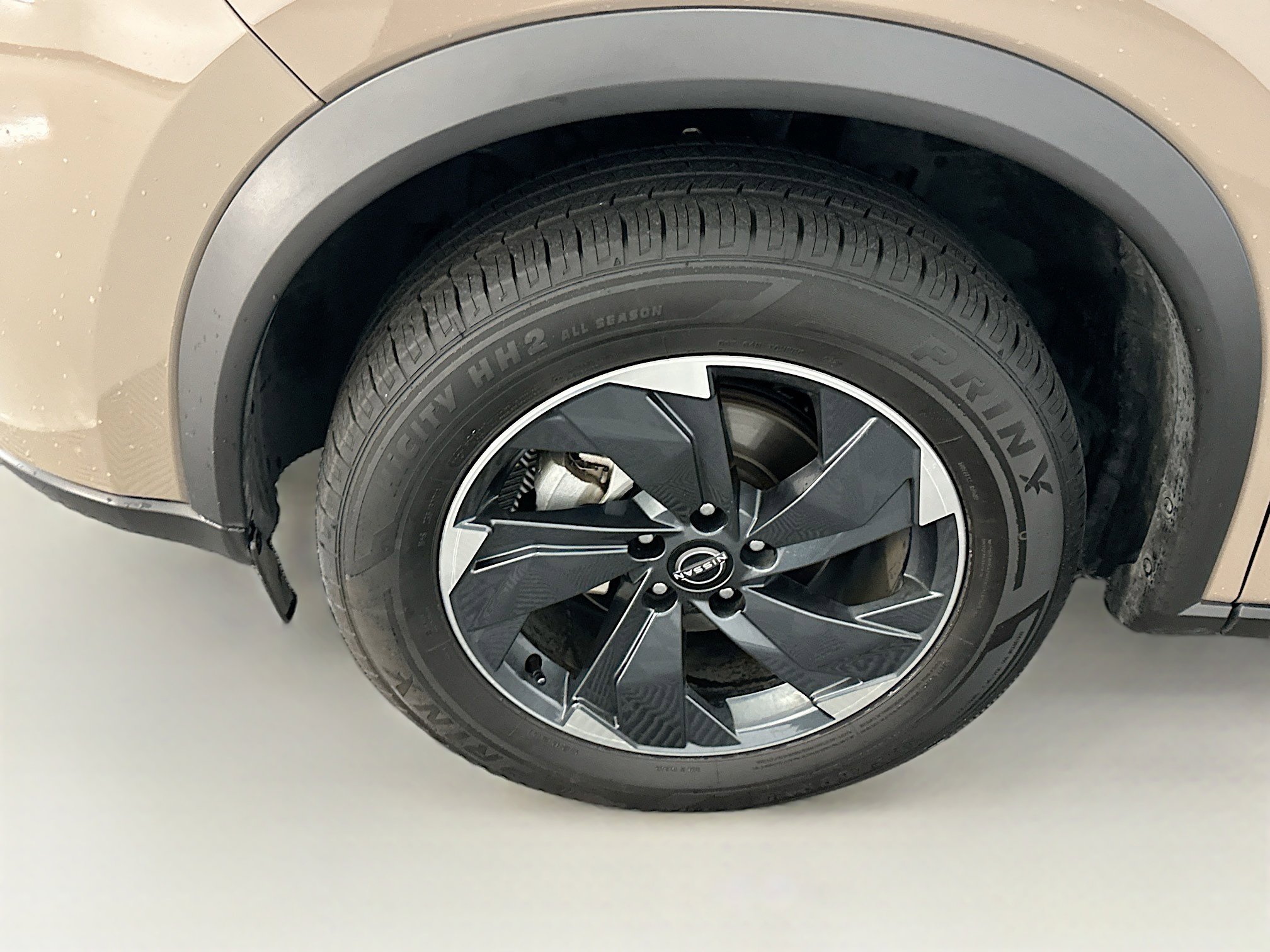 Used 2025 Nissan Rogue SV image 11