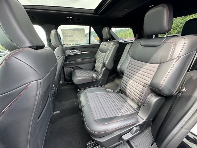 New 2026 Ford Explorer ST-Line w/ ST-Line Street Pack AWD/4WD image 20