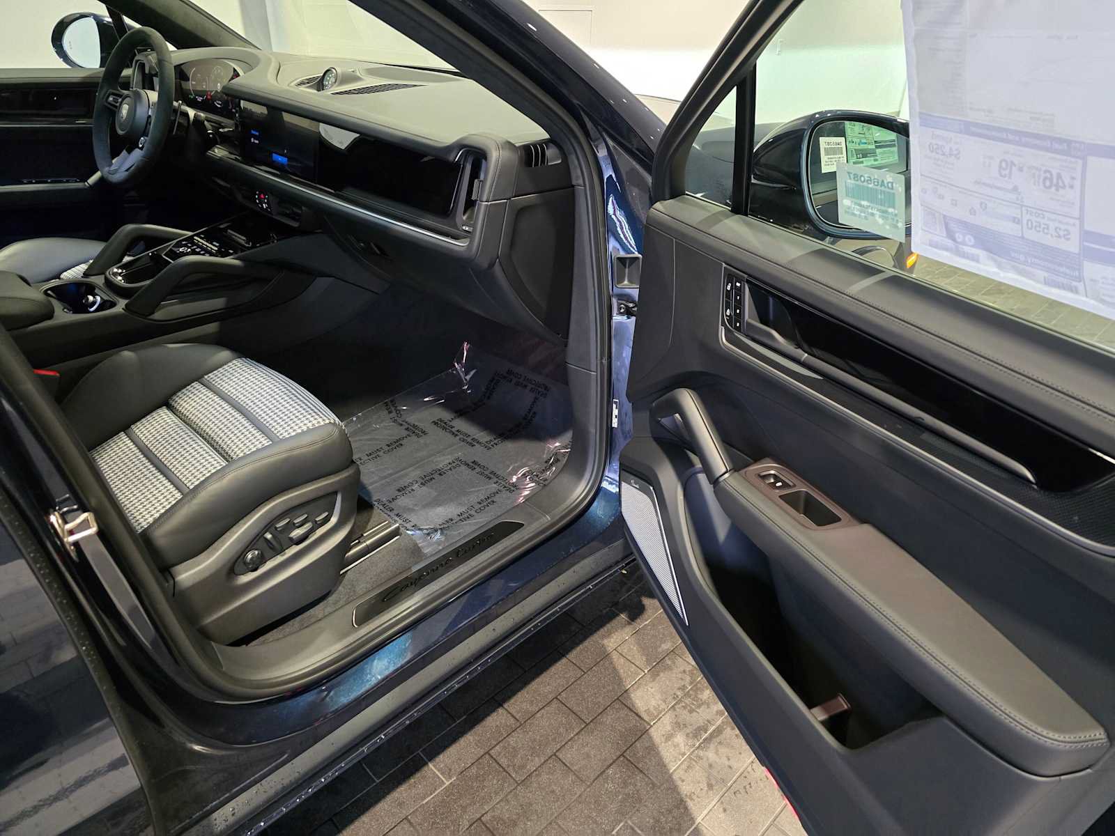 New 2026 Porsche Cayenne Turbo AWD/4WD image 12