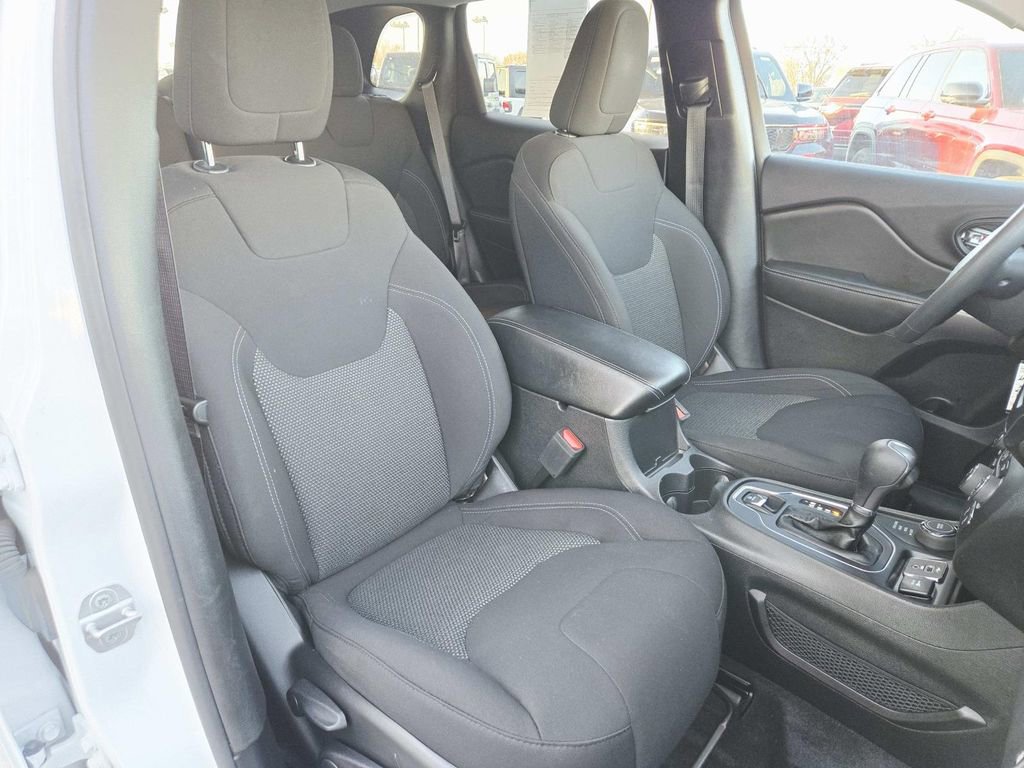 Used 2021 Jeep Cherokee Latitude image 15