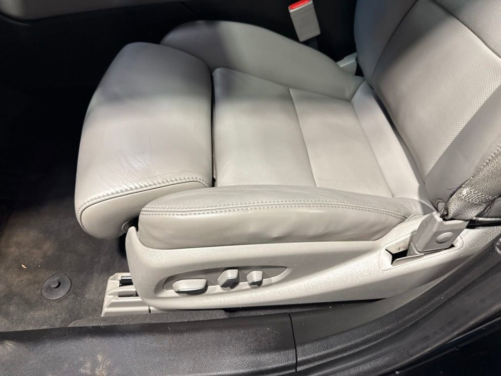 Used 2013 Cadillac XTS Luxury w/ Driver Awareness Package AWD/4WD image 21