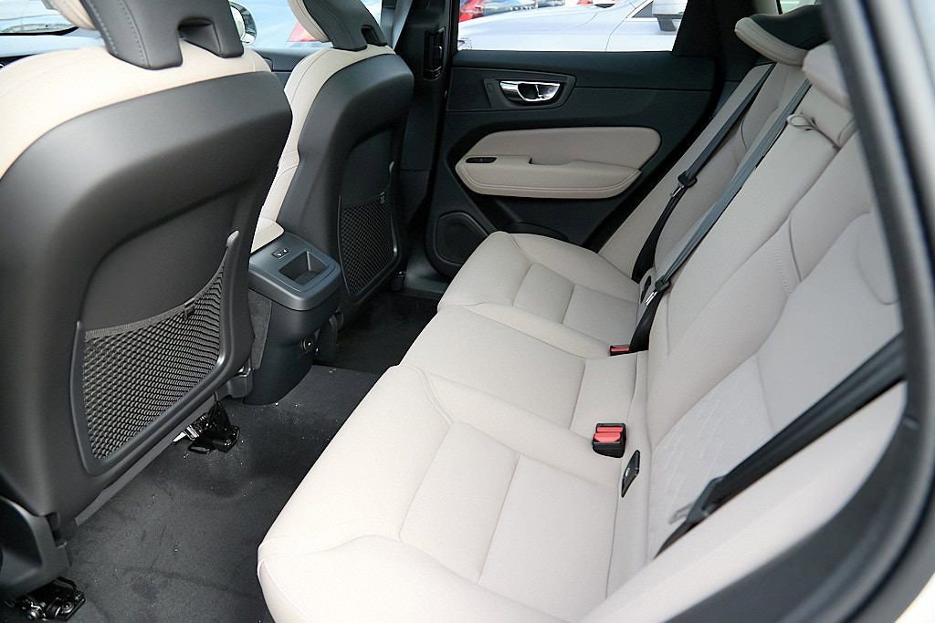 New 2026 Volvo XC60 B5 Plus w/ Protection Package Premier image 21