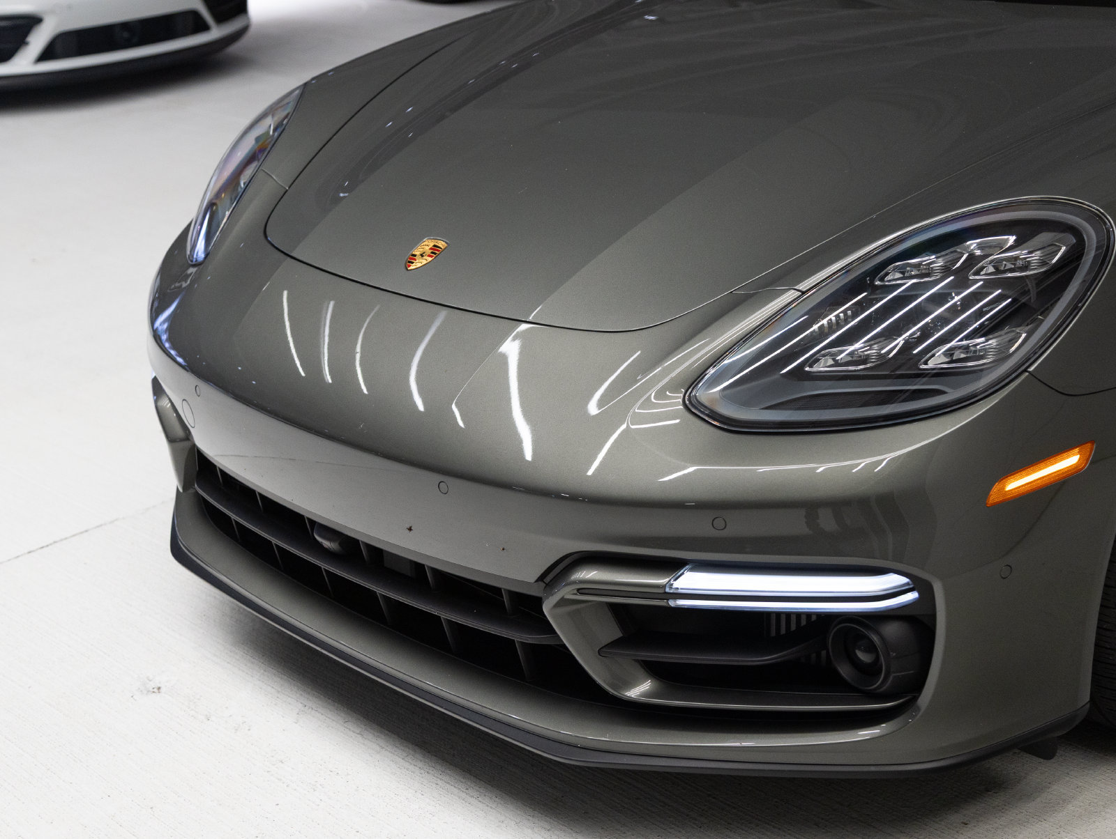 Certified 2023 Porsche Panamera GTS AWD/4WD image 33