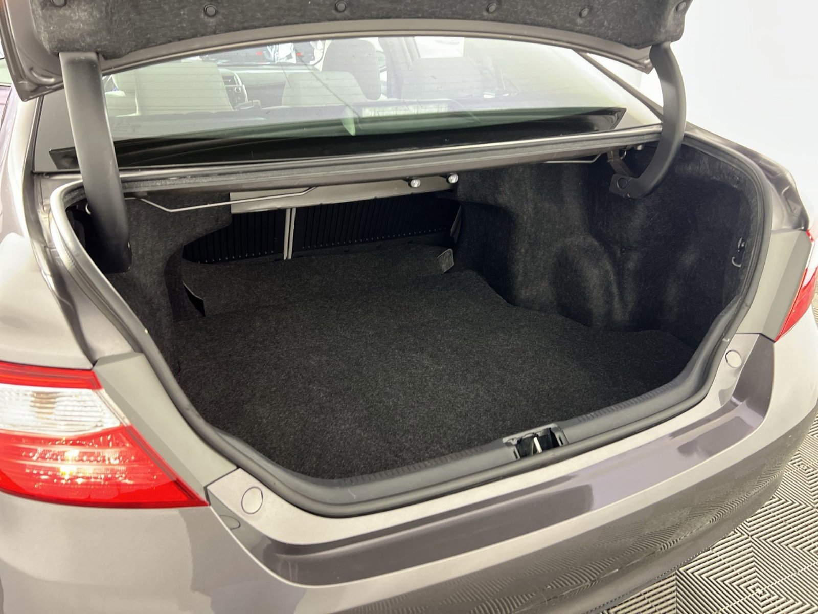 Used 2016 Toyota Camry LE image 24