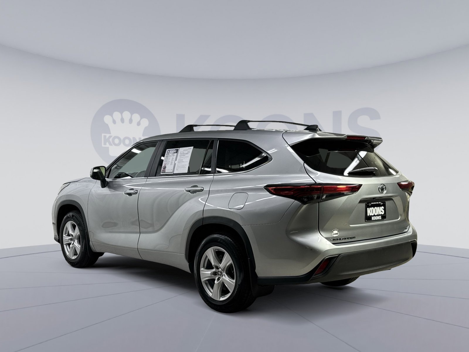 Used 2023 Toyota Highlander LE FWD image 10