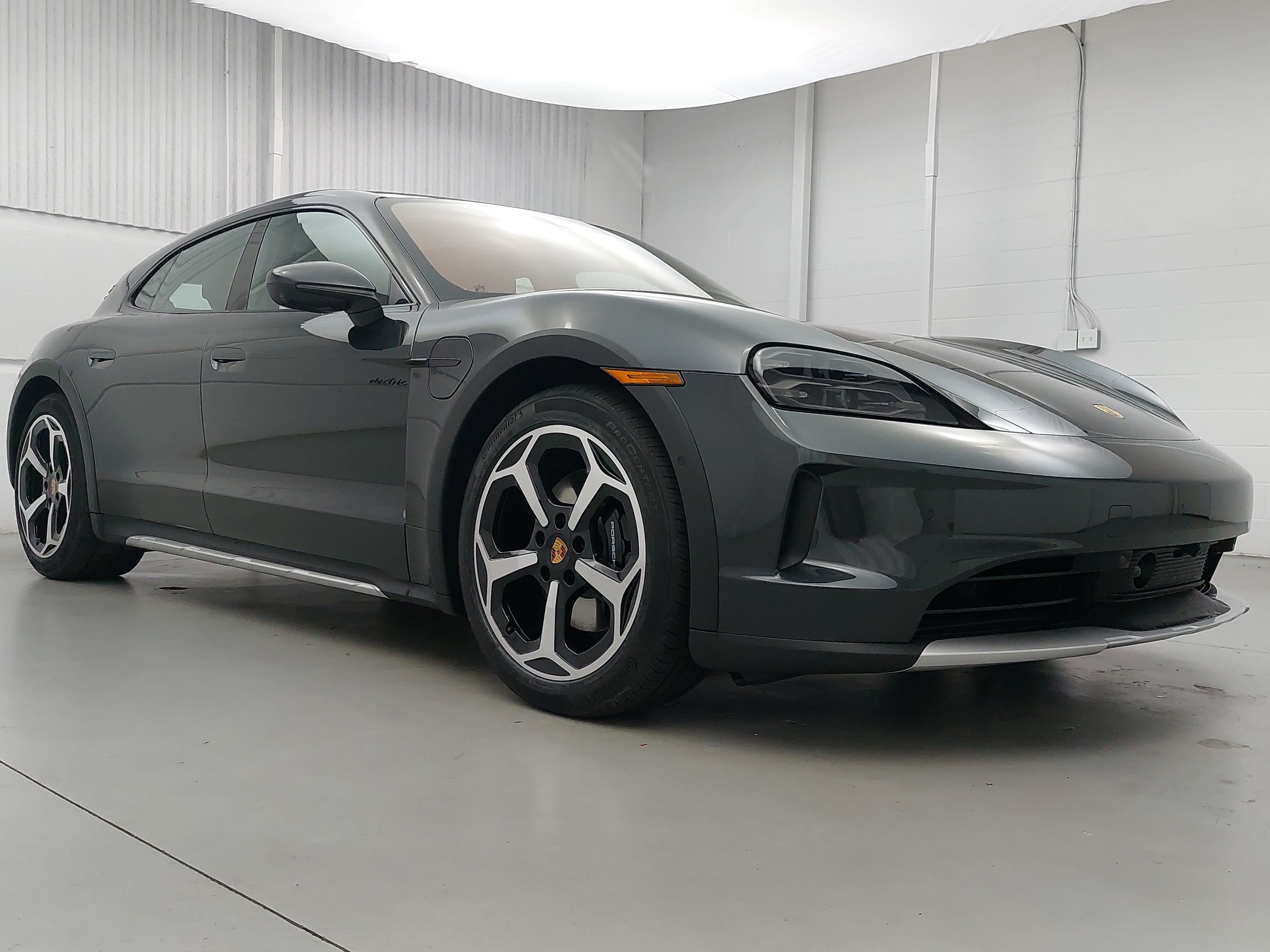 New 2026 Porsche Taycan 4S AWD/4WD image 9