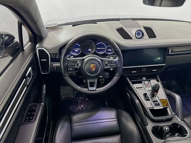 Used 2020 Porsche Cayenne Turbo image 24