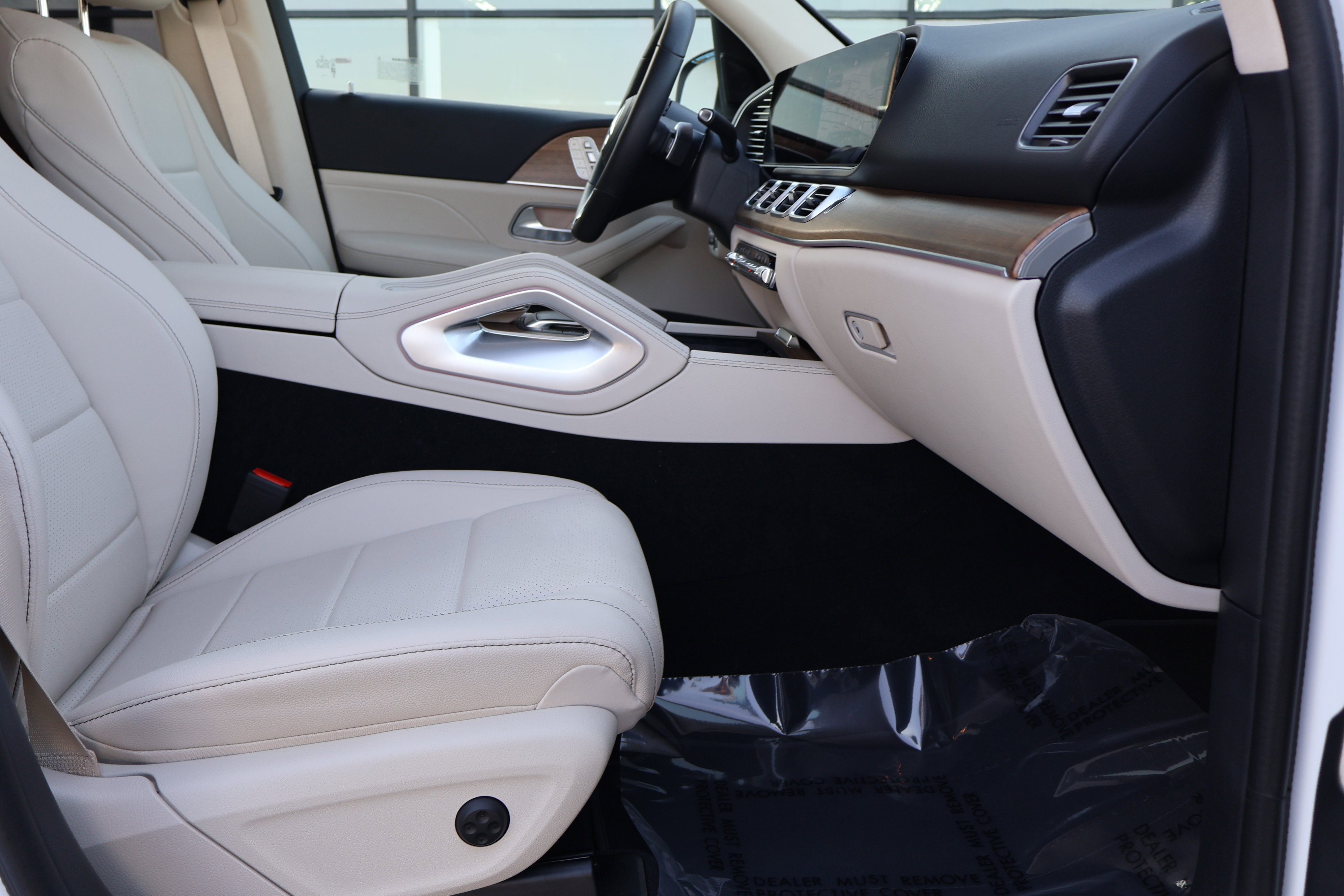 Used 2025 Mercedes-Benz GLE 450e 4MATIC image 31