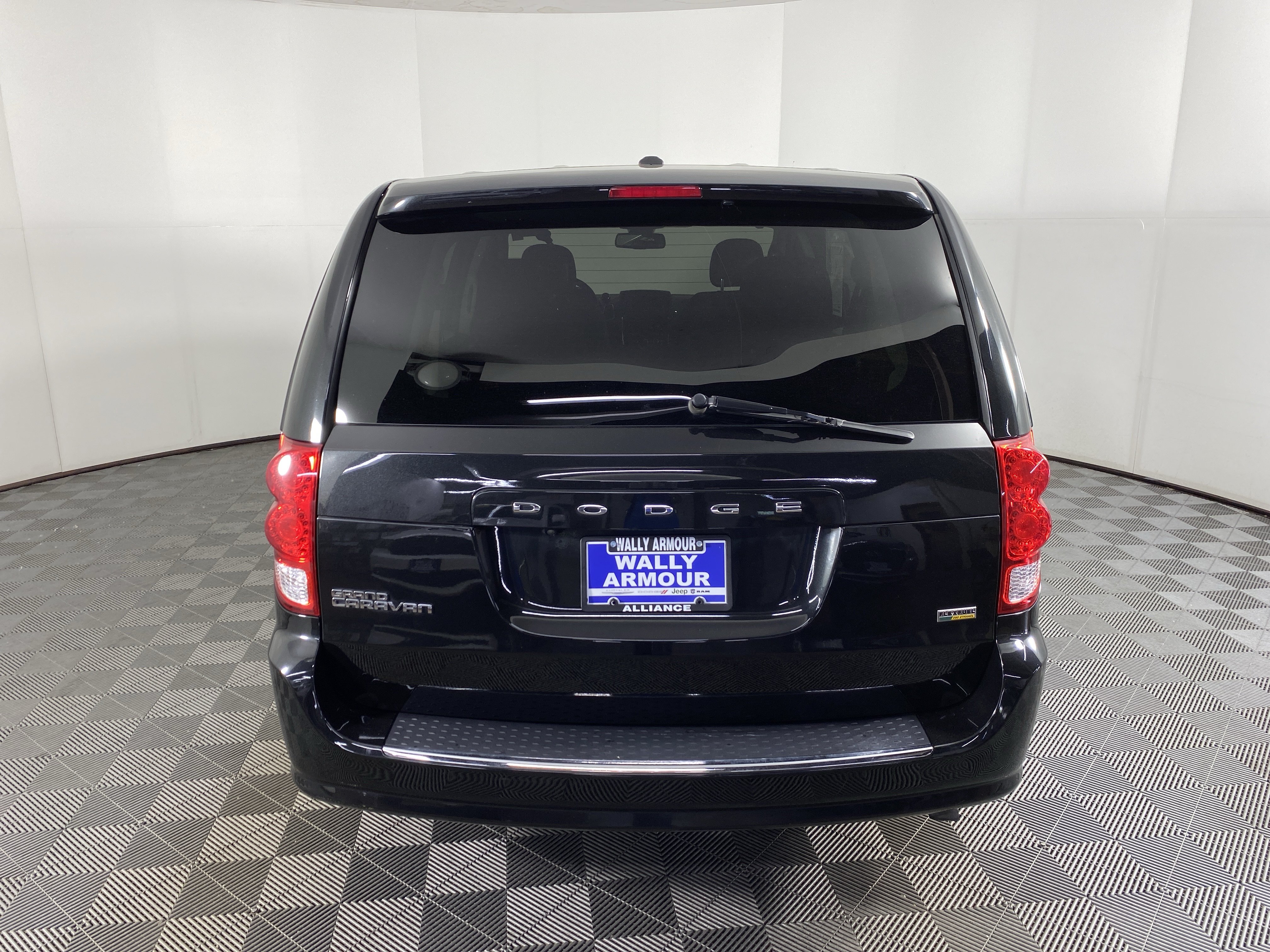 Used 2019 Dodge Grand Caravan SE w/ UConnect Hands-Free Group FWD image 7