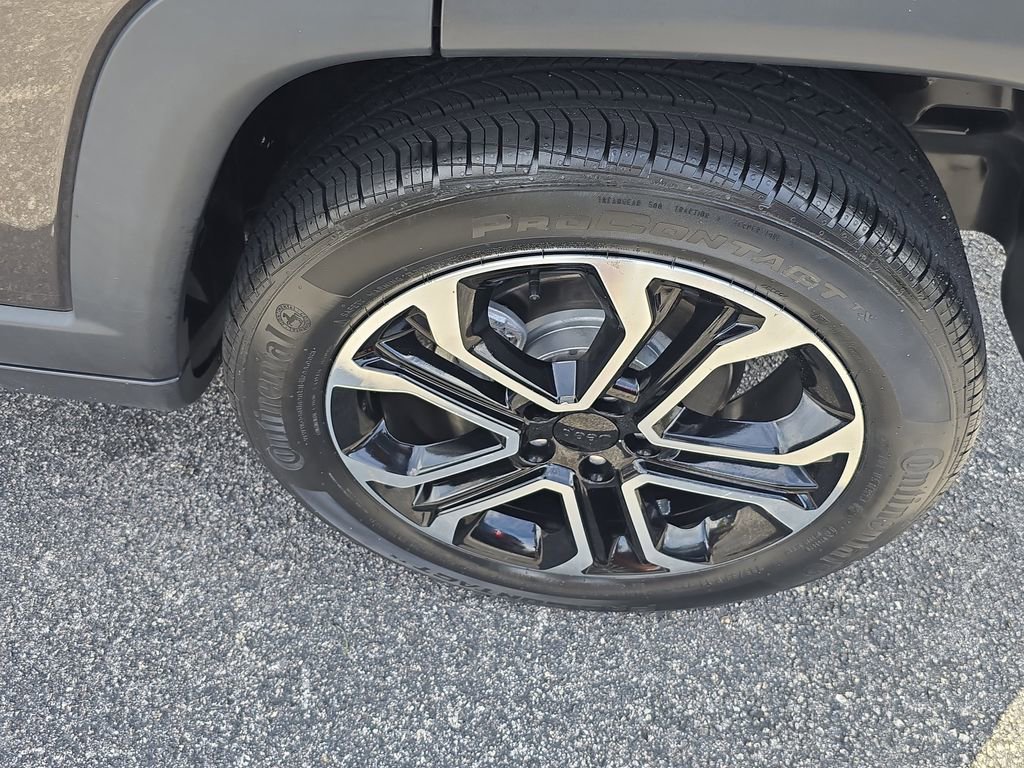 Used 2022 Jeep Compass Limited image 10