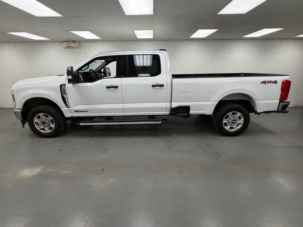 Used 2025 Ford F250 XLT AWD/4WD image 2