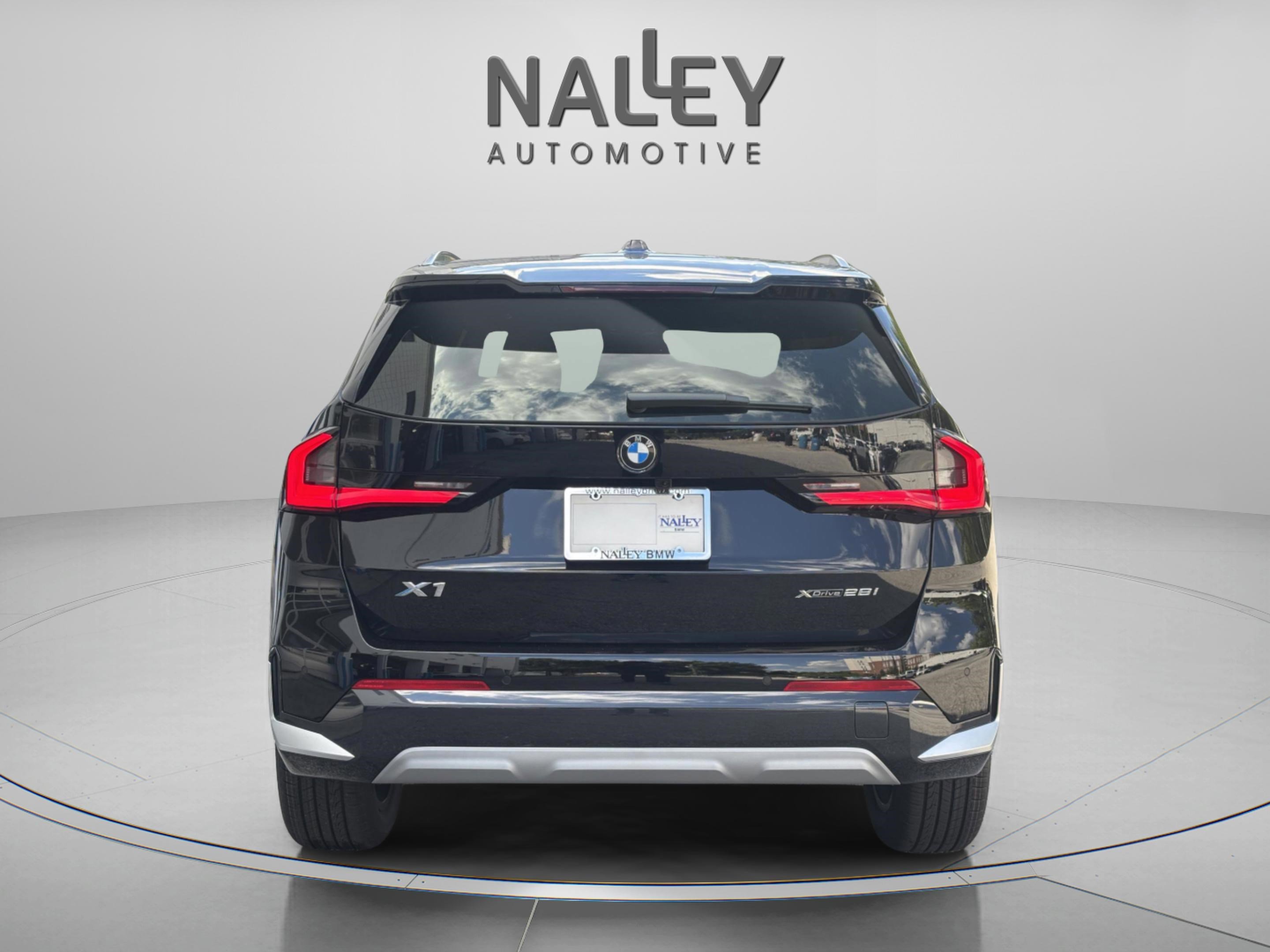 Used 2026 BMW X1 xDrive28i w/ Technology Package image 4