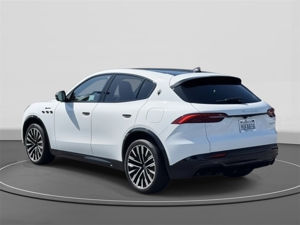 Used 2025 Maserati Grecale Modena image 4