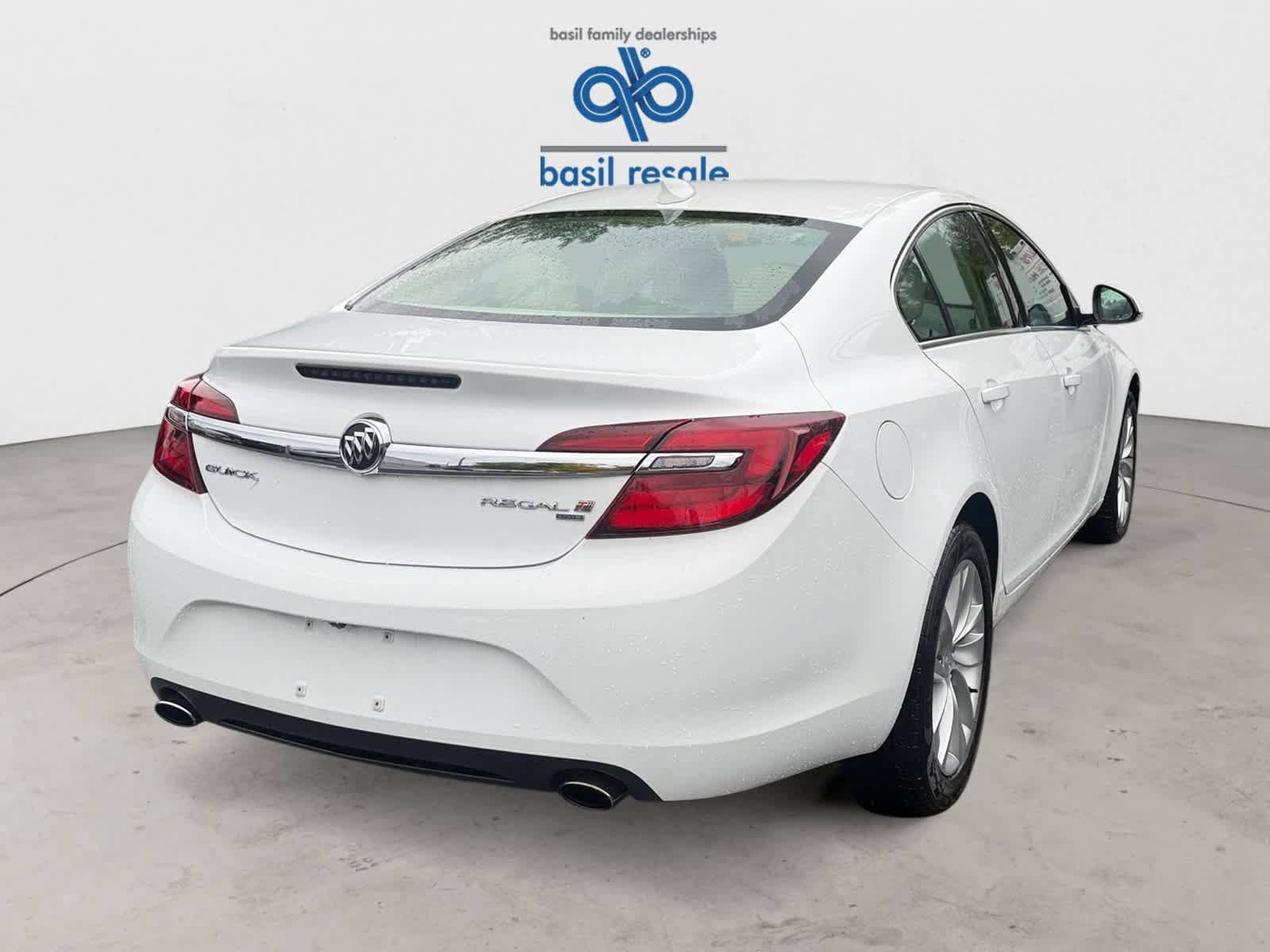 Used 2017 Buick Regal AWD image 6