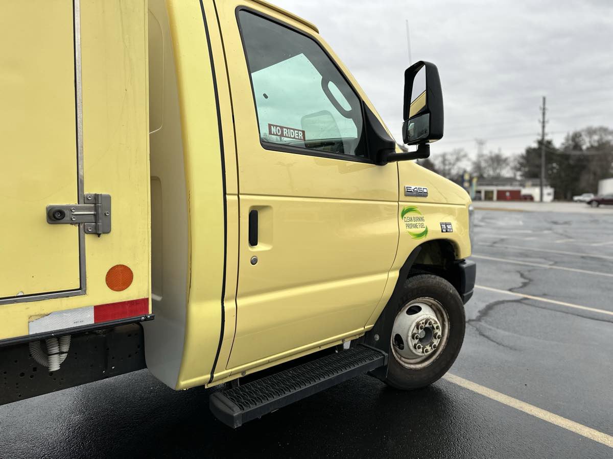 Used 2019 Ford E-450 and Econoline 450 Super Duty w/ Power Windows & Locks Group image 31