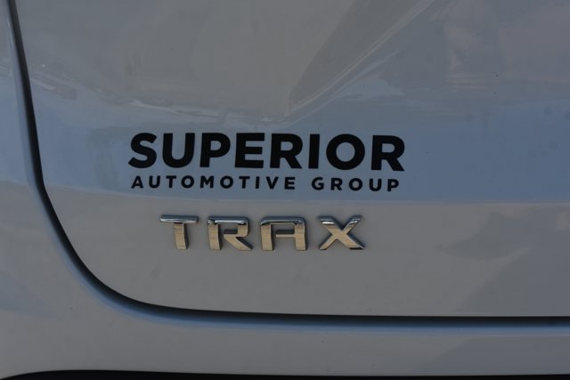 Used 2025 Chevrolet Trax LT w/ LT Convenience Package FWD image 7