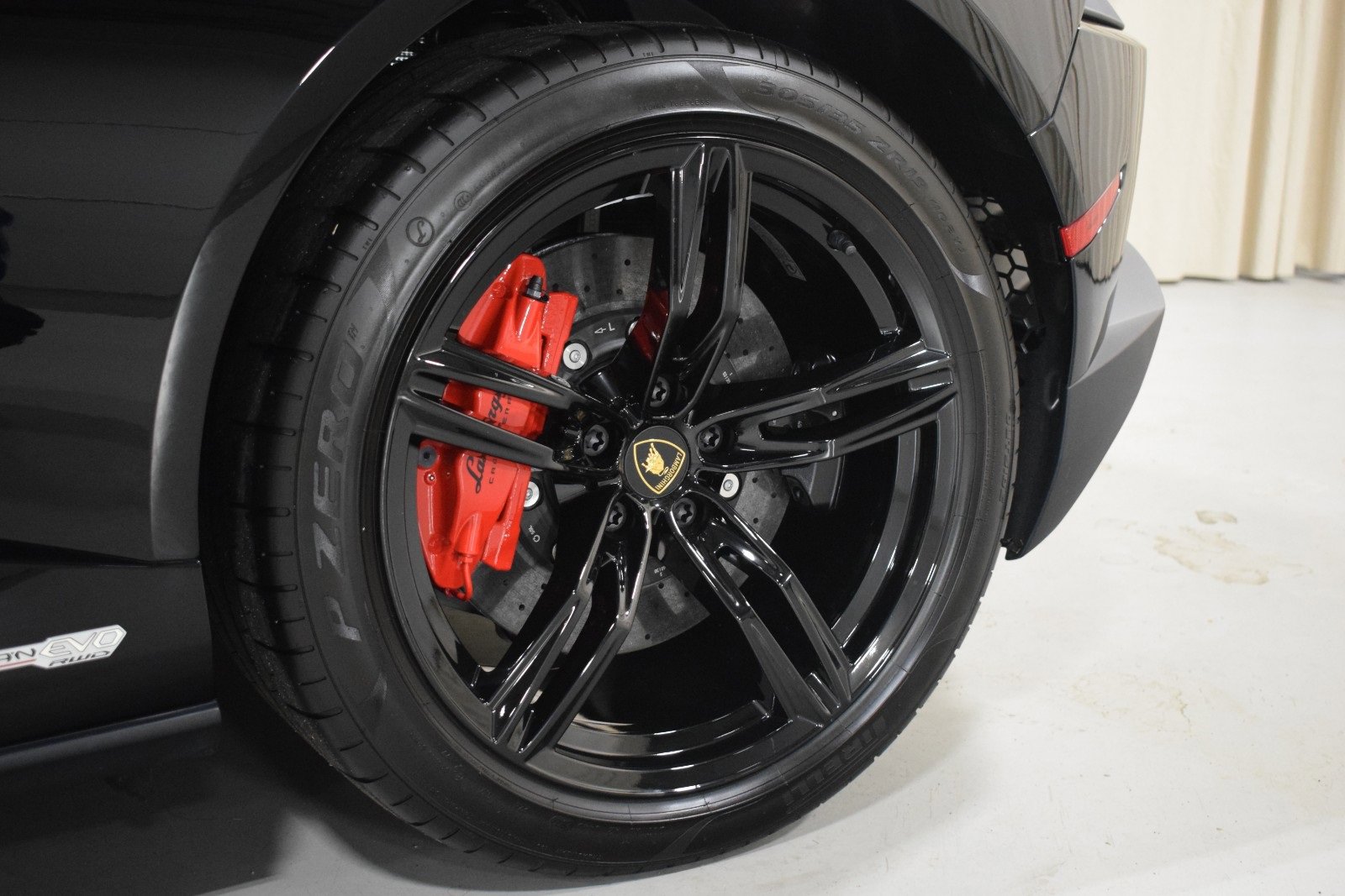 Used 2023 Lamborghini Huracan EVO image 6