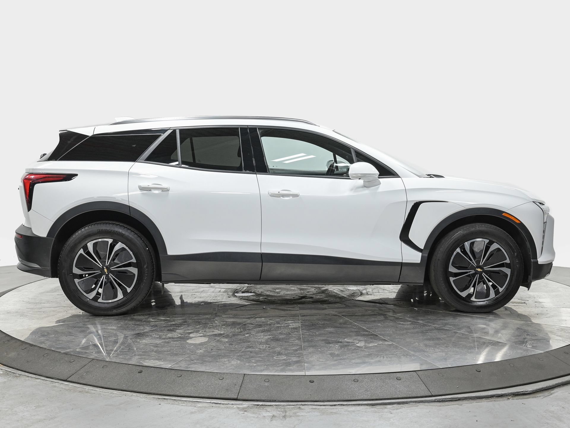 Used 2024 Chevrolet Blazer EV LT AWD/4WD image 8