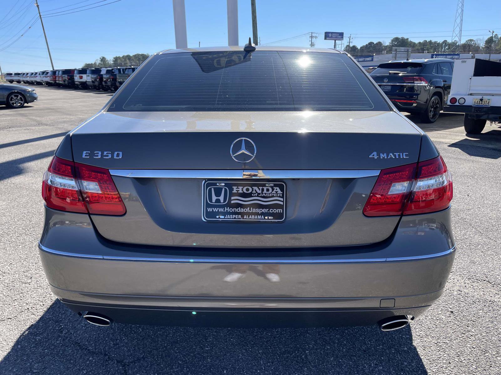 Used 2011 Mercedes-Benz E 350 4MATIC Sedan image 3