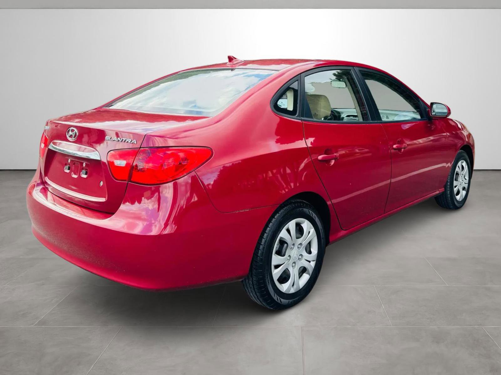 Used 2010 Hyundai Elantra GLS FWD image 14