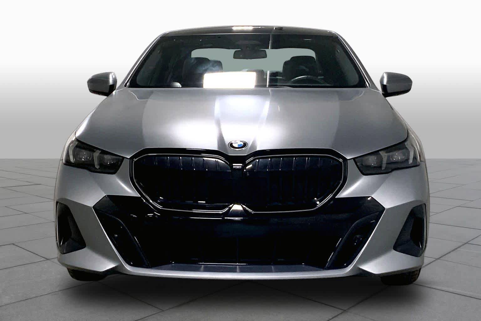 Certified 2024 BMW 540i xDrive w/ Premium Package AWD/4WD image 3