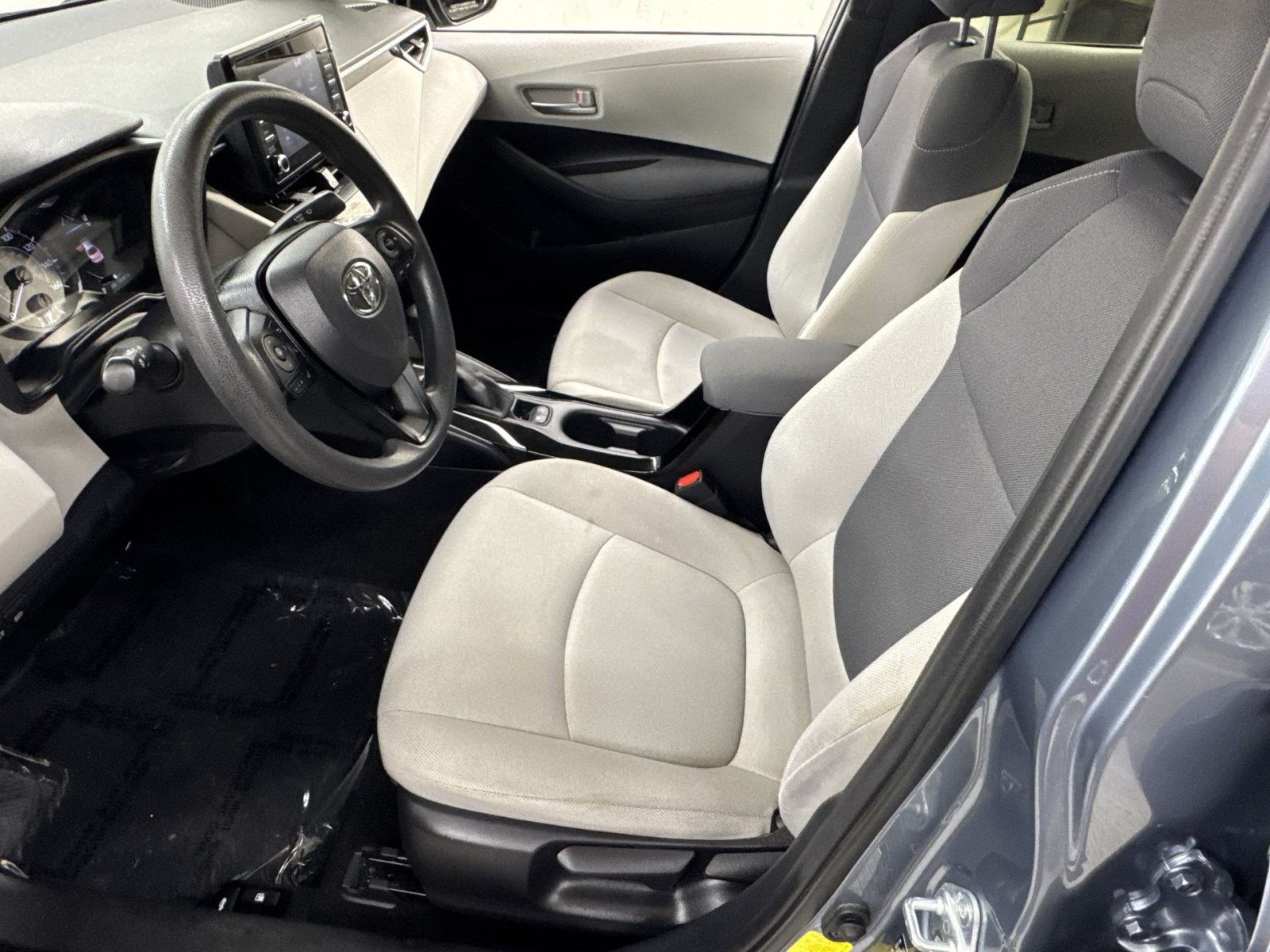 Used 2020 Toyota Corolla L FWD image 16