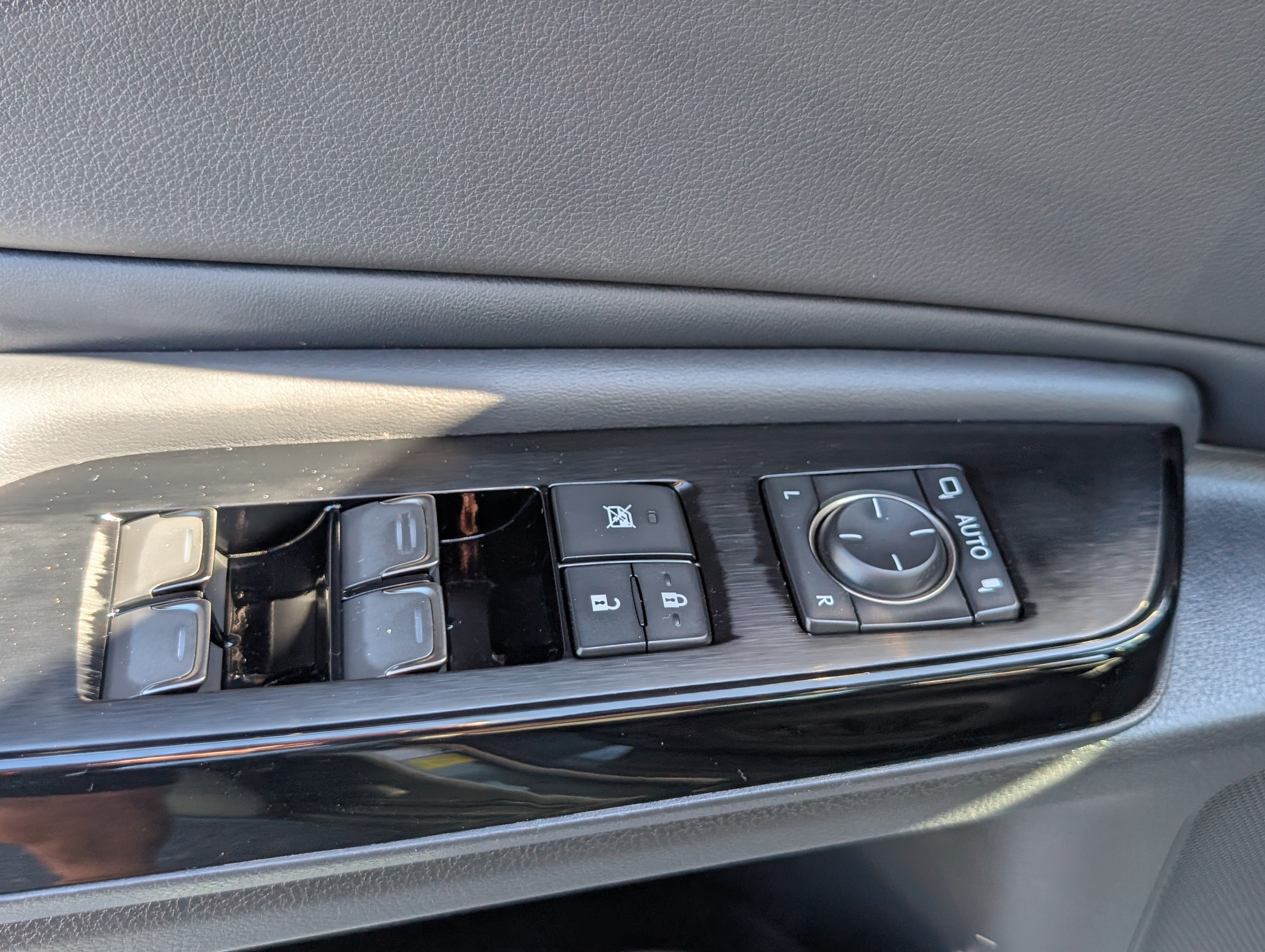 Certified 2025 Lexus ES 350 w/ Premium Package FWD image 19