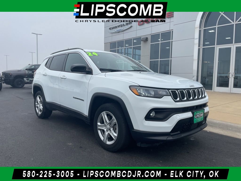 Used 2024 Jeep Compass Latitude image 1