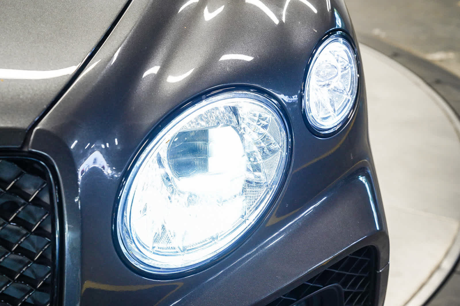 Used 2021 Bentley Bentayga AWD/4WD image 7