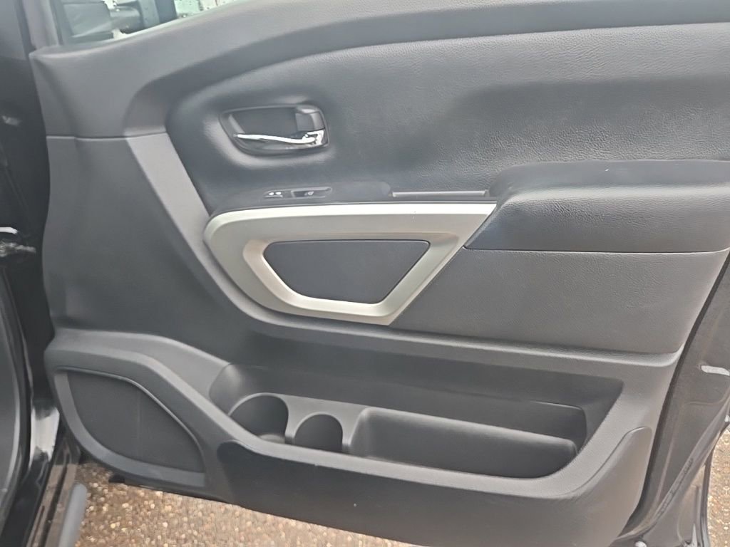 Used 2021 Nissan Titan SV w/ SV Convenience Package AWD/4WD image 26