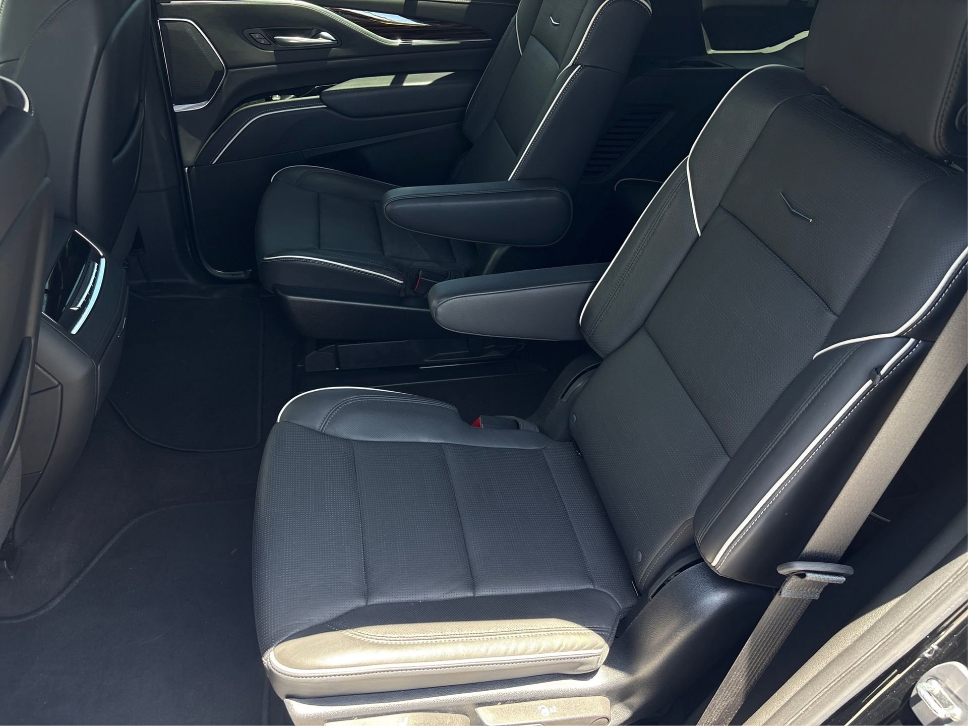 Used 2023 Cadillac Escalade Premium Luxury w/ LPO, Radiant Package RWD image 10