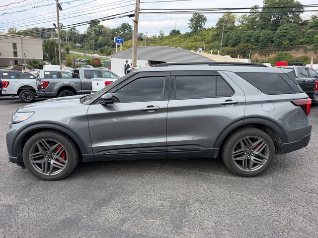 Used 2025 Ford Explorer ST w/ Sun And Sound Package AWD/4WD image 2