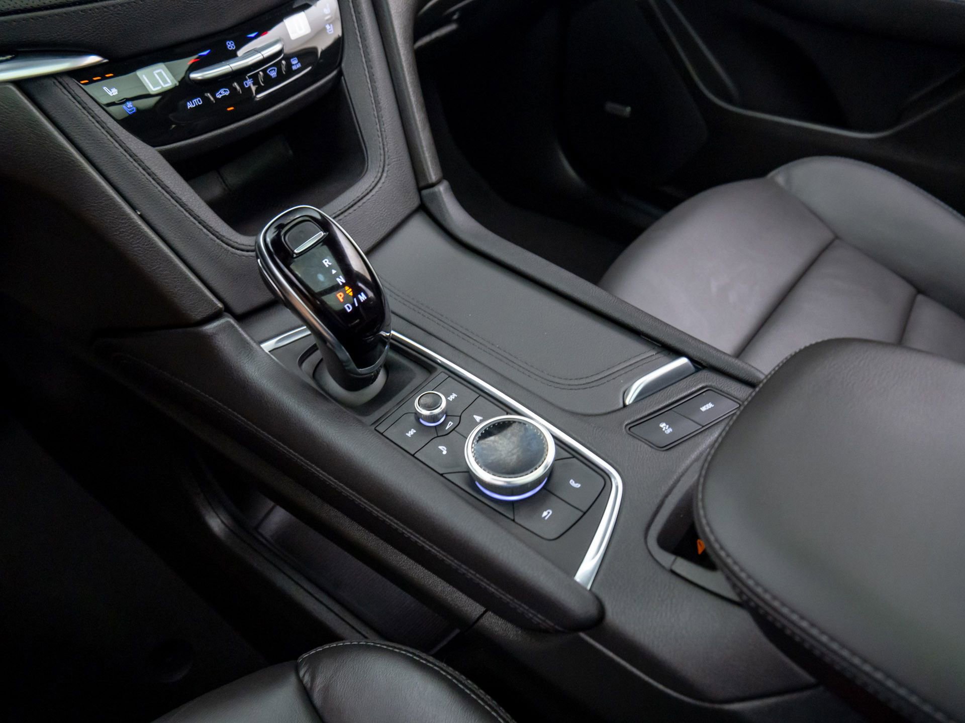 New 2025 Cadillac XT5 Sportv w/ Technology Package AWD/4WD image 12