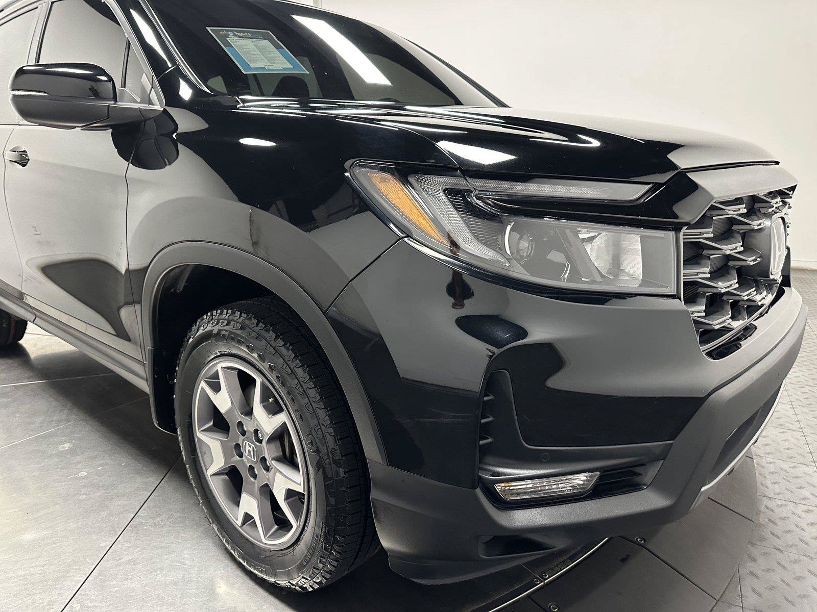 Certified 2023 Honda Passport TrailSport image 3