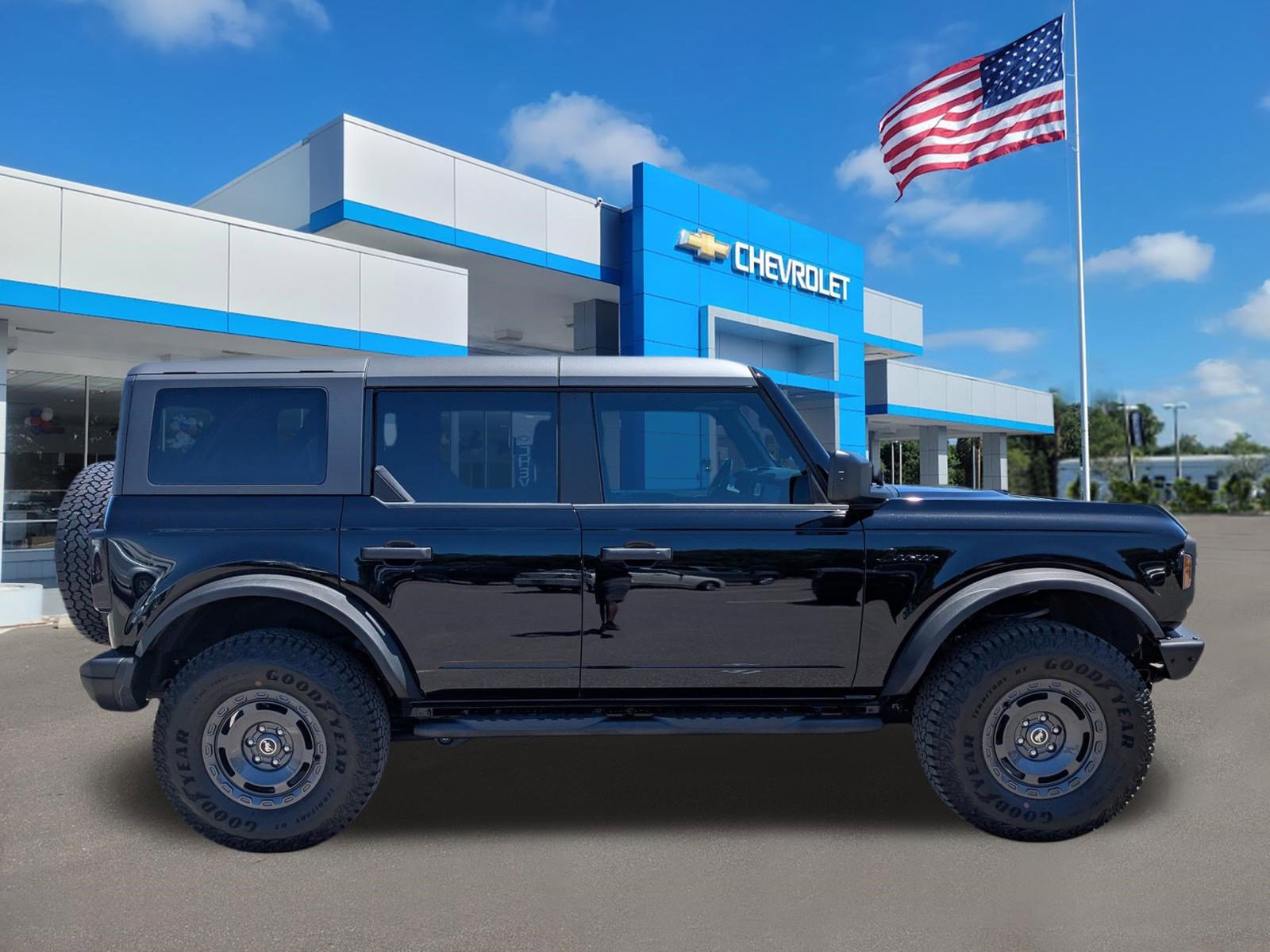 Used 2025 Ford Bronco Big Bend w/ Black Diamond Package image 3