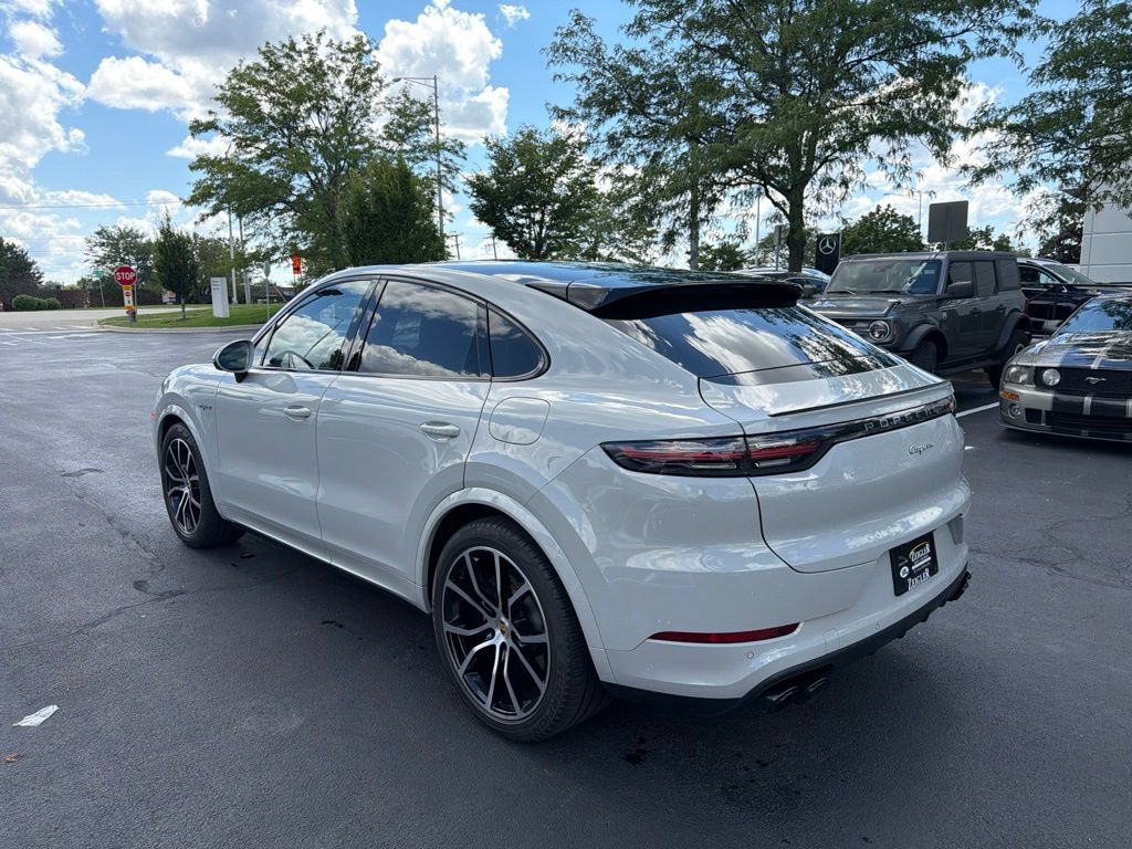 Used 2022 Porsche Cayenne E-Hybrid Coupe w/ Premium Plus Package AWD/4WD video 3