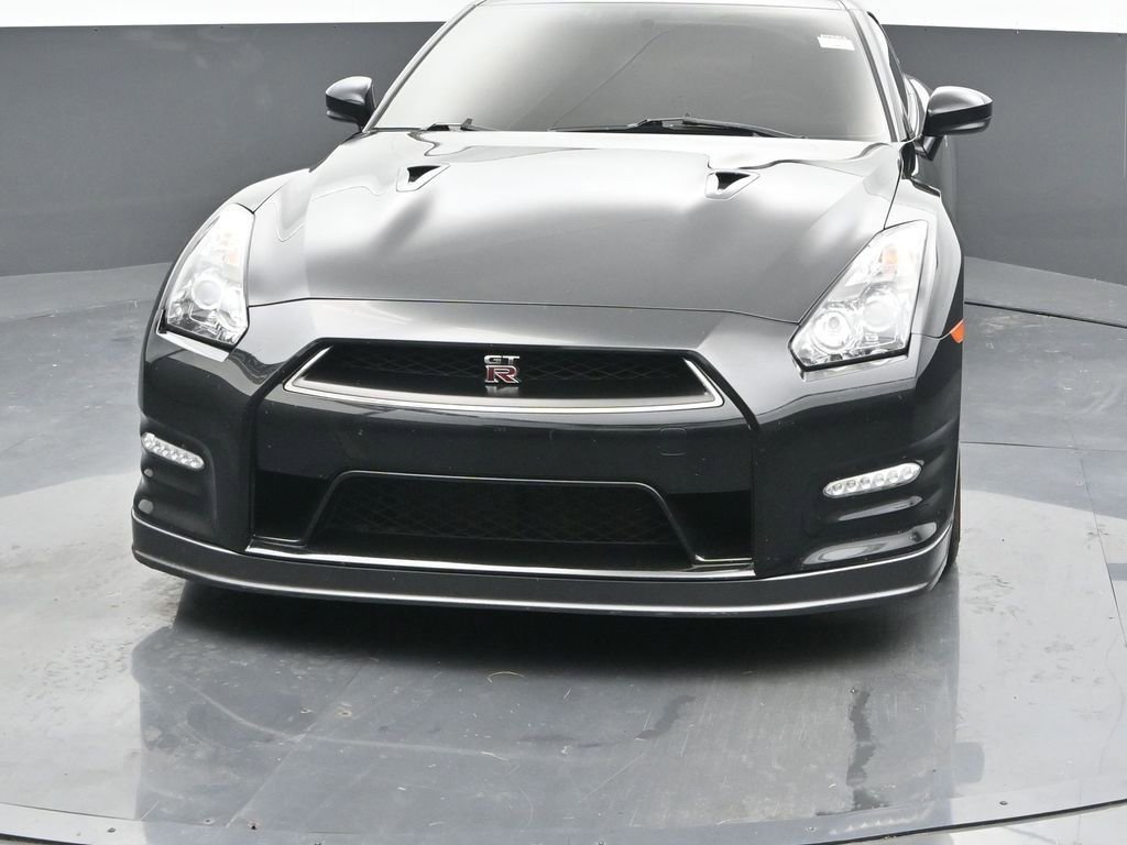 Used 2014 Nissan GT-R Premium image 4