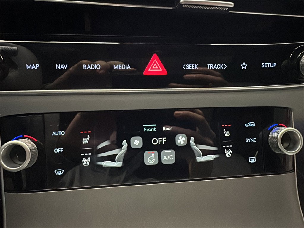 Certified 2026 Genesis GV70 2.5T Advanced image 25