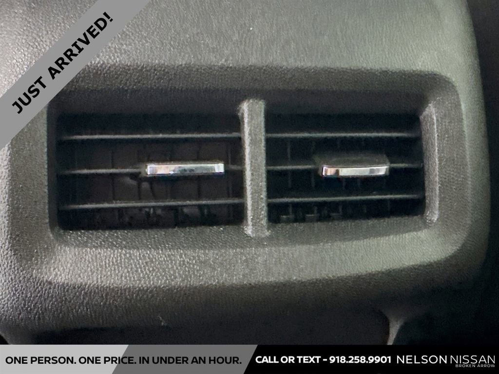 Used 2018 Chevrolet Equinox LT image 24