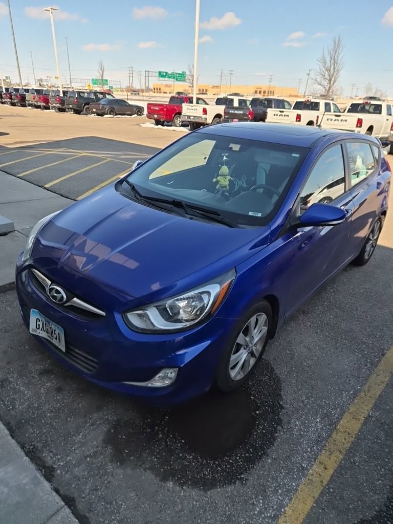 Used 2013 Hyundai Accent SE image 4