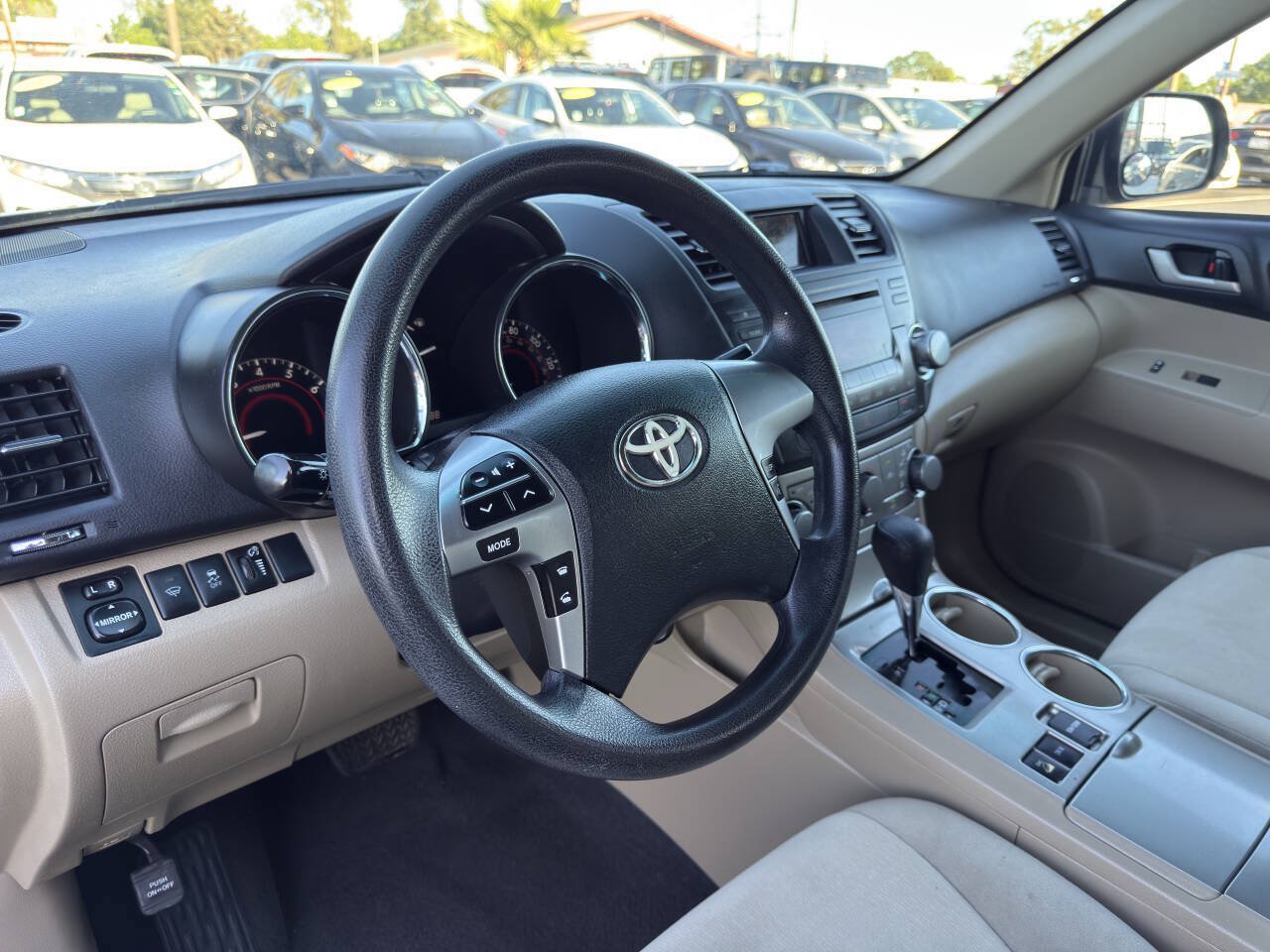 Used 2012 Toyota Highlander 4WD w/ Tech Pkg image 17